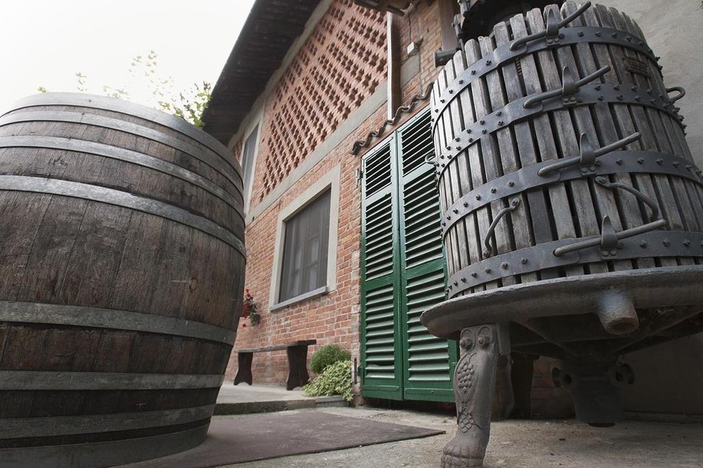 Cascina Ballarin Villa La Morra Exterior photo